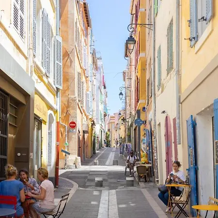 Agreable Au Coeur Du Quartier Historique Appartement *